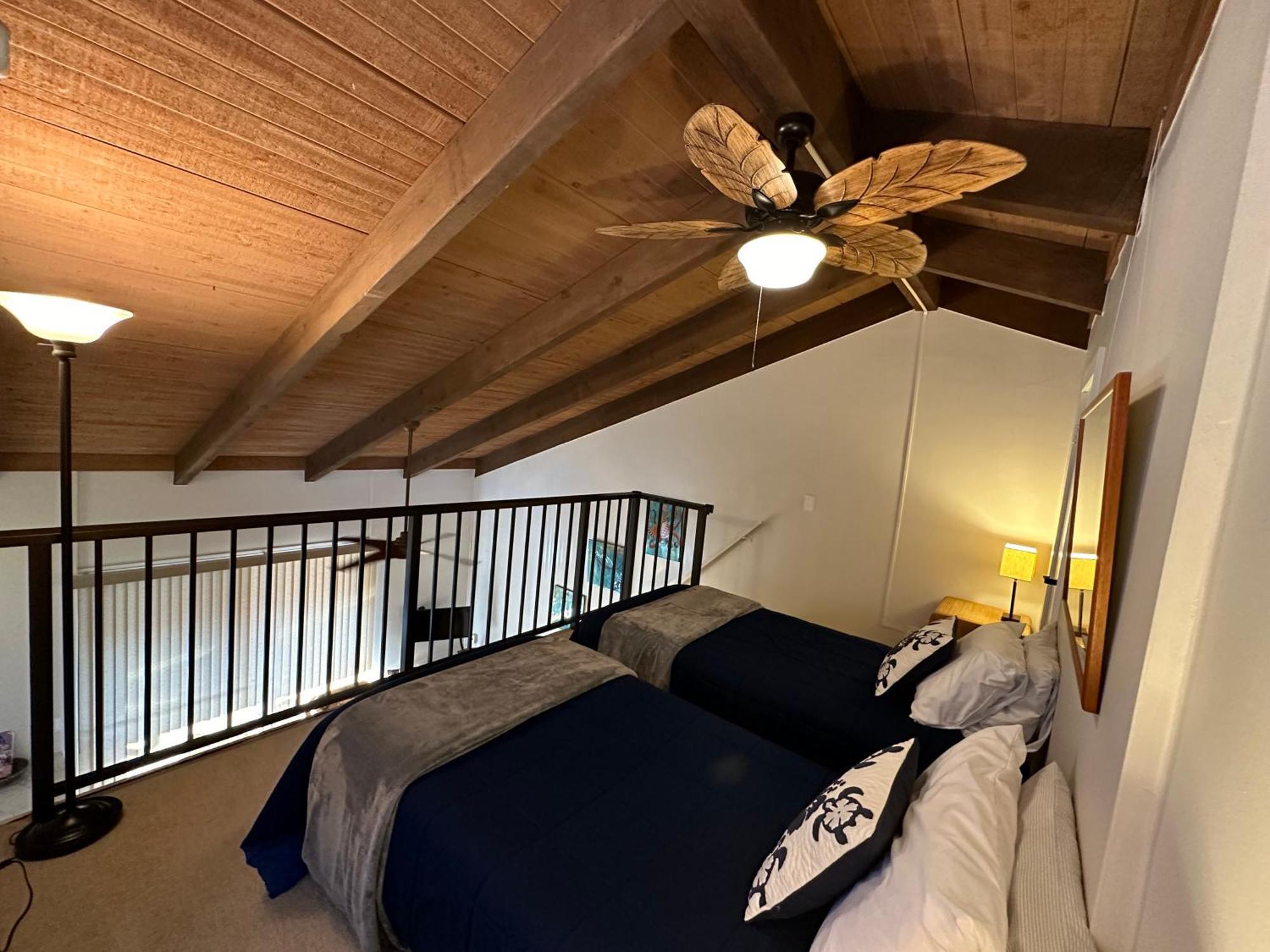 Апартаменты Oceanfront Penthouse With Loft Каилуа-Кона Экстерьер фото